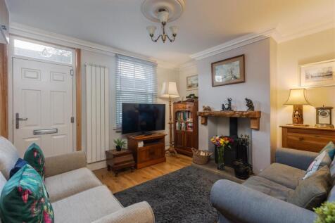 Eastgate 51 Sitting Room-1.jpg