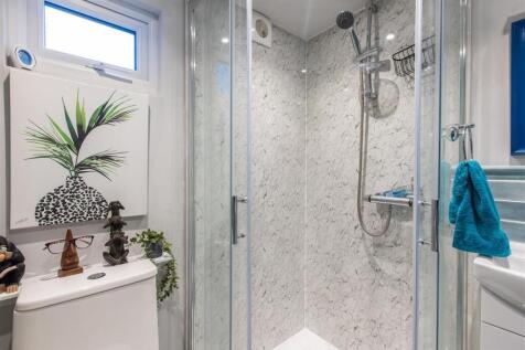 Eastgate 51 Shower Room-2.jpg