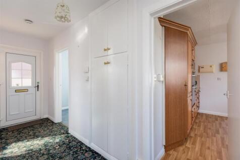 West Garth 43 Hallway-2.jpg