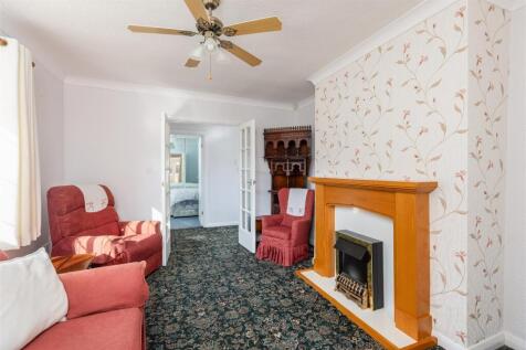 West Garth 43 Sitting Room.jpg
