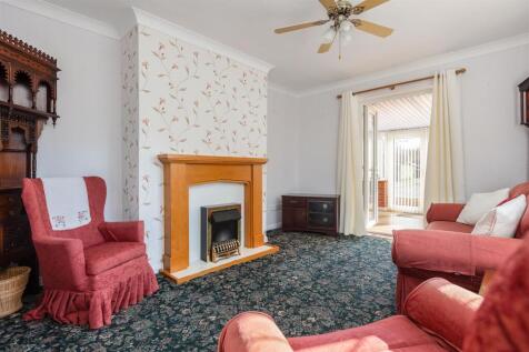 West Garth 43 Sitting Room-3.jpg