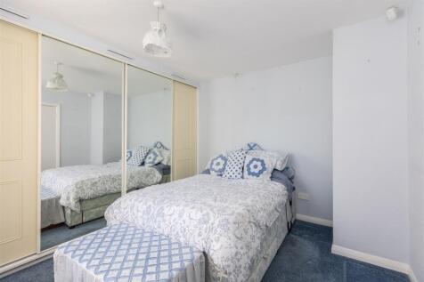 West Garth 43 Bedroom 1.jpg