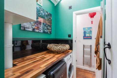 The Granary Utility Room WC.jpg