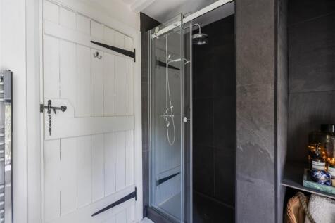 The Granary Shower Room-2.jpg