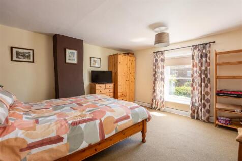 Sevenfields Farm House Bedroom 2.jpg