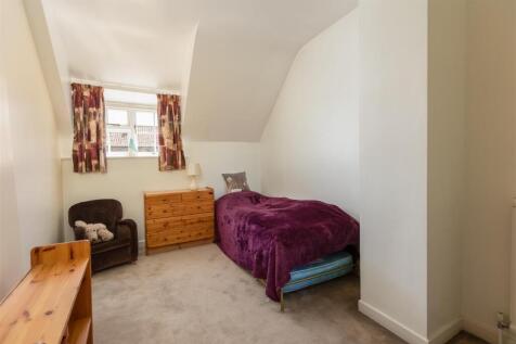 Sevenfields Farm House Bedroom 3.jpg