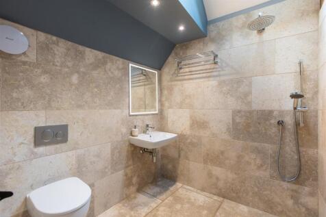 Pennock House Wet Room.jpg