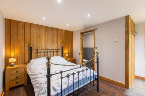 Pennock House Bedroom 4-2.jpg