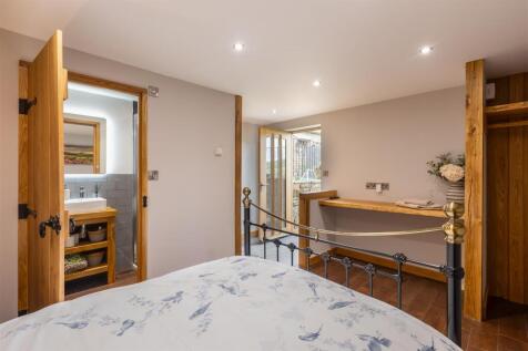 Pennock House Bedroom 4-3.jpg