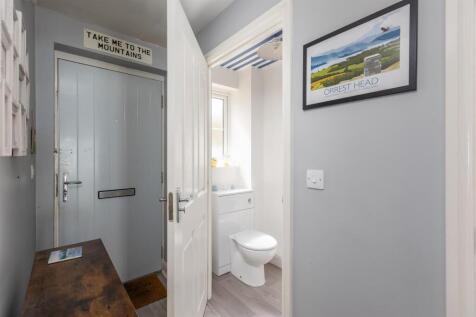Gault Close 2 Hallway.jpg