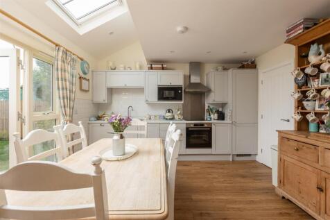 Pasture Cottages 2 Kitchen Dining Room-2.jpg