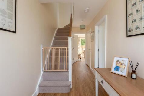 Pasture Cottages 2 Hallway-2.jpg