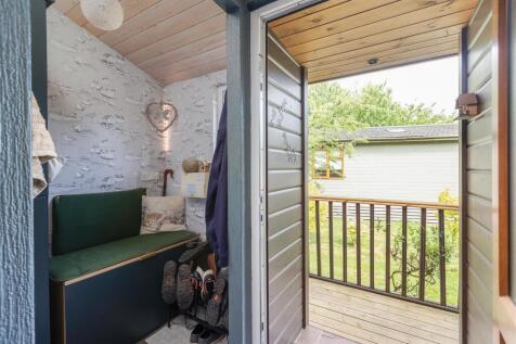 Bulmer Farm Lodges 5 Hallway-1.jpg