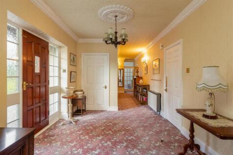 Treetops Hallway-2.jpg