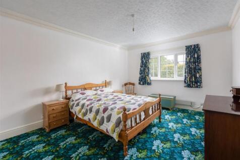 Treetops Bedroom 2-1.jpg