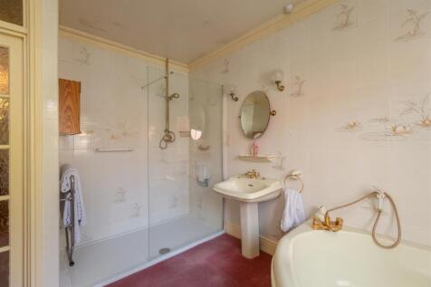 Treetops Bathroom-2.jpg