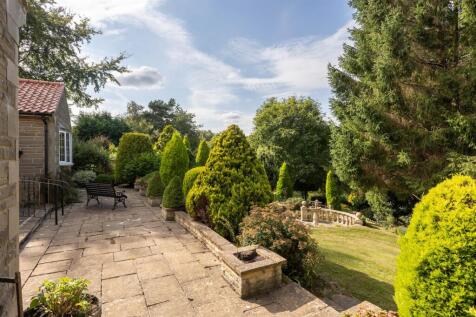 Treetops External-1.jpg
