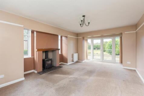 Hemsworth Lodge Sitting Room-1.jpg