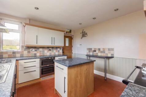 Hemsworth Lodge Kitchen-1.jpg