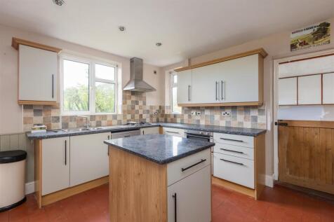 Hemsworth Lodge Kitchen-2.jpg