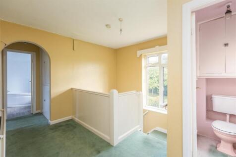 Hemsworth Lodge Landing.jpg