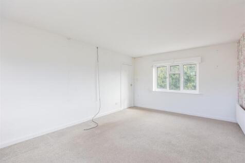 Hemsworth Lodge Bedroom 1-2.jpg