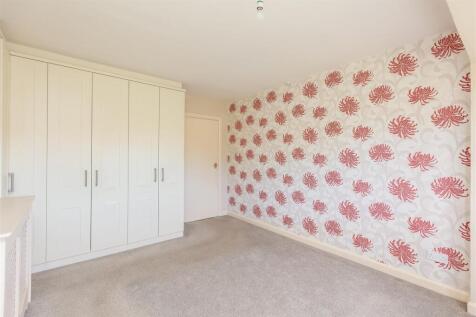 Hemsworth Lodge Bedroom 2-2.jpg