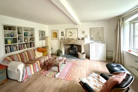 Sitting room 1.JPG