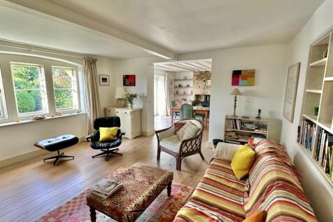 Sitting room 2.JPG