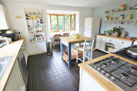 Kitchen 1.JPG