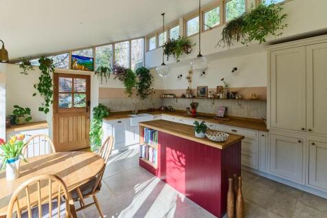 BA15_2HG KITCHEN LO RES_ 9.jpg