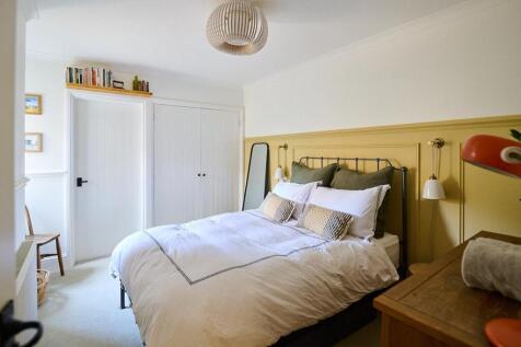 BA15_2HG BED 2 LO RES_ 2.jpg