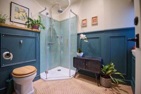 BA15_2HG BATH 2 LO RES_ 2.jpg