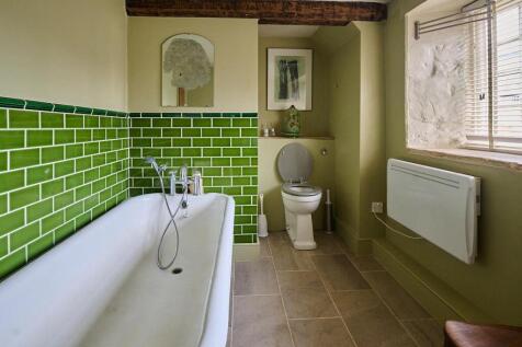 THE OLD HOUSE_2X BATHROOMS_LO RES_ 14.jpg