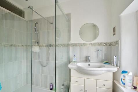 BA15 1EG TOP BATHROOM LO RES_ 1.jpg
