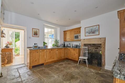 BA15 2HG KITCHEN LO RES_.jpg