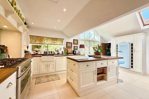 Kitchen 3.jpg