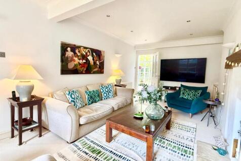 Living room 1.jpg