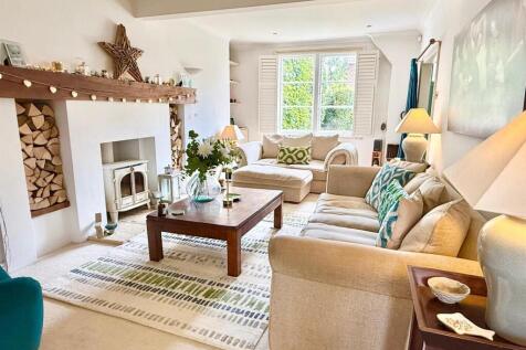 Living room 3.jpg