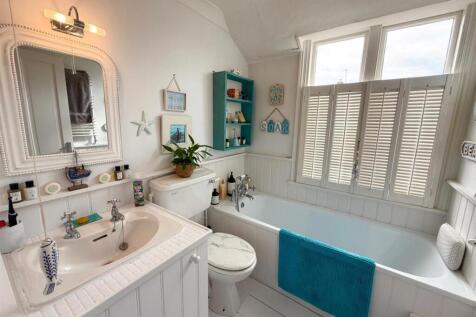 Bathroom.jpg