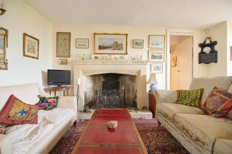 LOUNGE LO RES_ 6.jpg