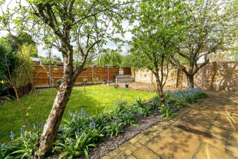 2 Garden Close-10.JP