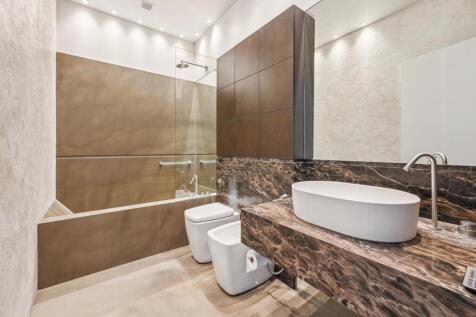 En Suite Bathroom