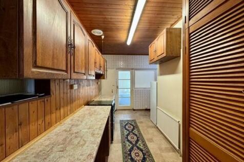 kitchen 2.jpg