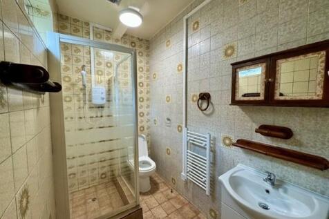 second bathroom.jpg