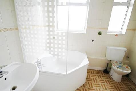 e6167817-Bathroom.jpg