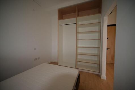BedroomDSC_7001.JPG