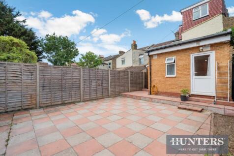 VICARAGE FARM ROAD, -14.jpg