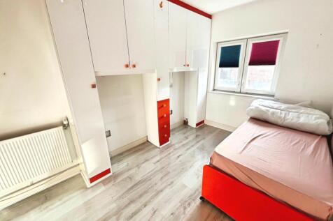 pbox-bedroom-337822.jpg