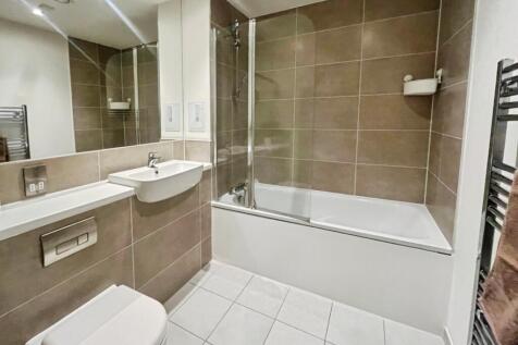 pbox-bathroom-338432.jpeg